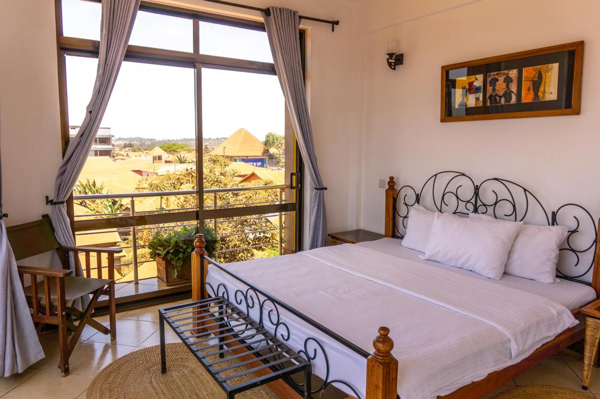 Lilac Elevate Inn Karatu Kültér fotó